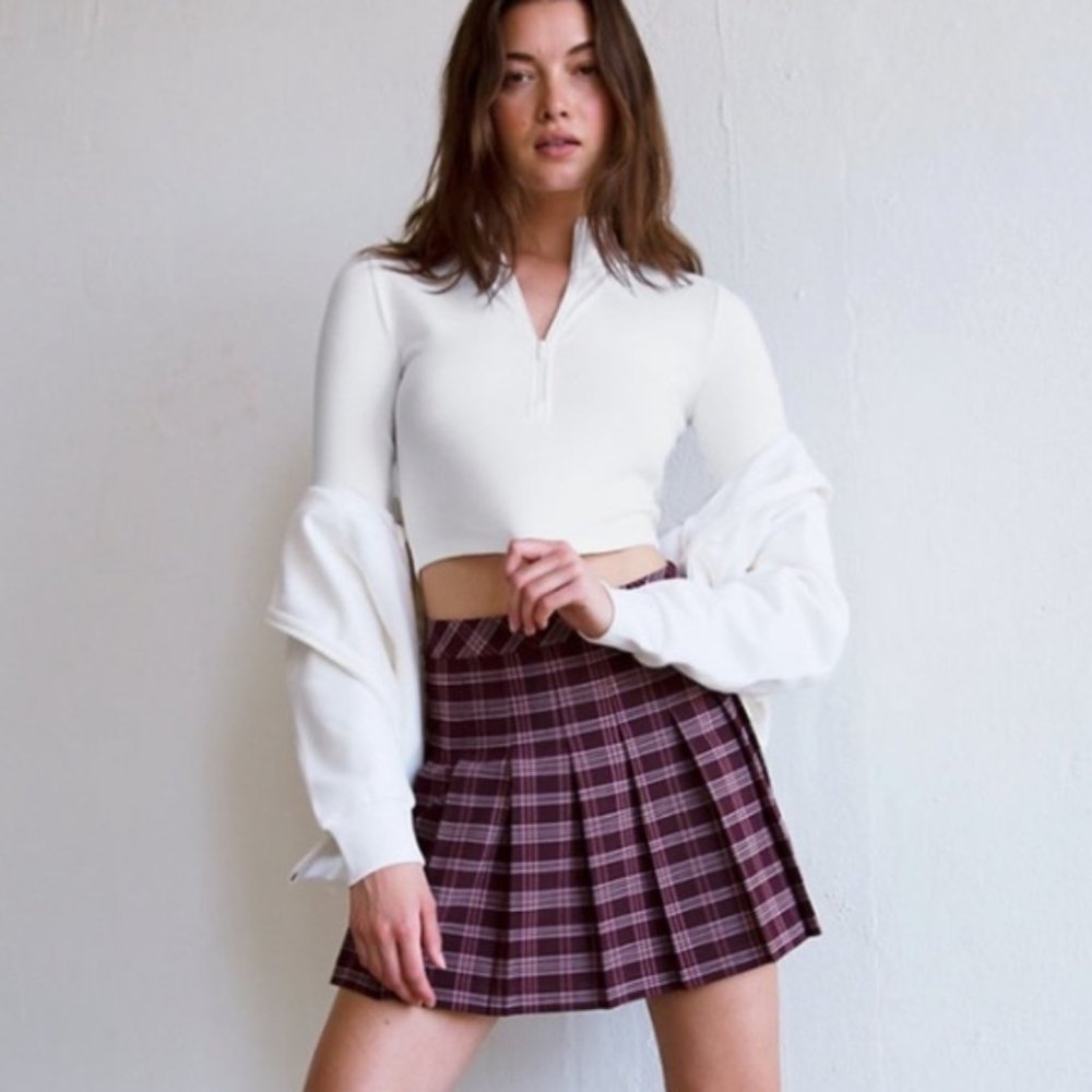 Aritzia Sunday Best Olive Mini 15" Skirt in Burgundy